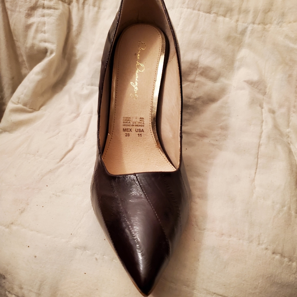Hand made Brown eel skin pumps size 11 imported for Diana Dominguez